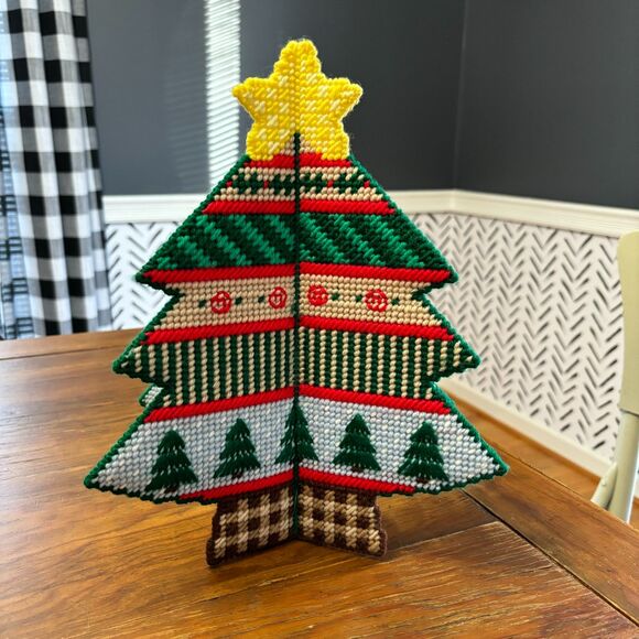 Vintage Christmas Tree Needlepoint Plastic Four Sided Folk Art Completed - Picture 3 of 4